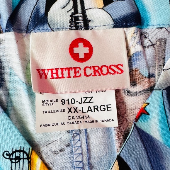 Women’s Scrub Top XXL NEW by White Cross - Fun Cats Playing Jazz NEVER WORN - Picture 3 of 7